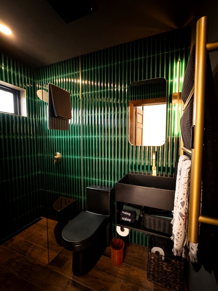 Luxurious Glass Tiny House with Sleek Interior Design for an Amazing Couples Getaway near Mars Hill, NC