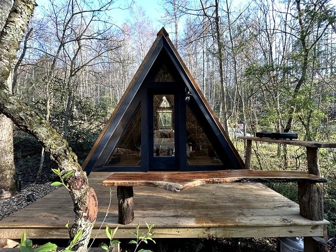Secluded Off-Grid Cabin Retreat with Fire Pit & Sauna in Zirconia, North Carolina