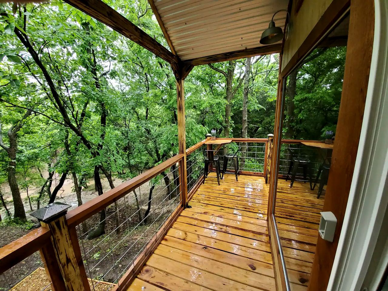 Enchanting Pecan Treehouse with Creek Views near Forestburg, Texas