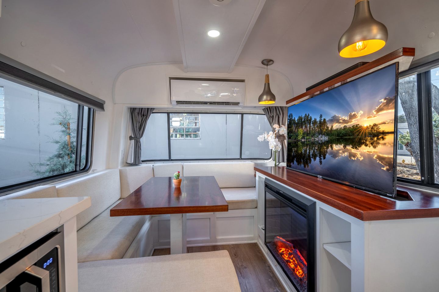 Prescott AZ Airstream Getaway One Block from Whiskey Row