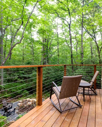Yurts (United States of America, Balsam Grove, North Carolina)