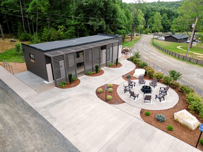 Yurts (United States of America, Balsam Grove, North Carolina)