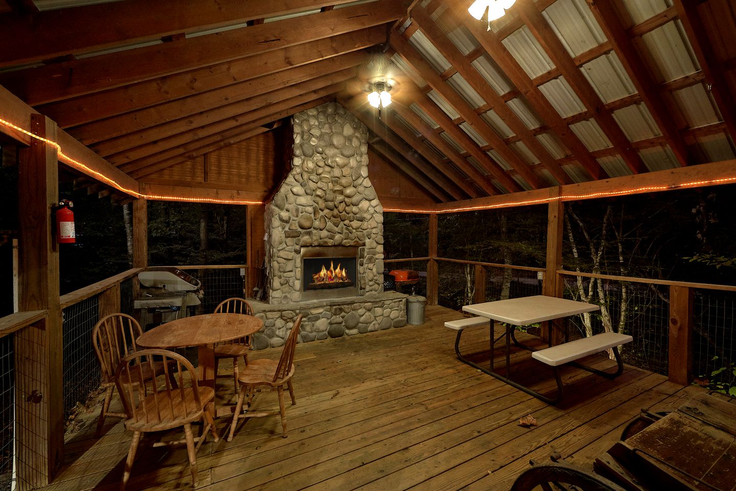 Creekside Tennessee Cabin Rental for Great Smoky Mountains Getaways