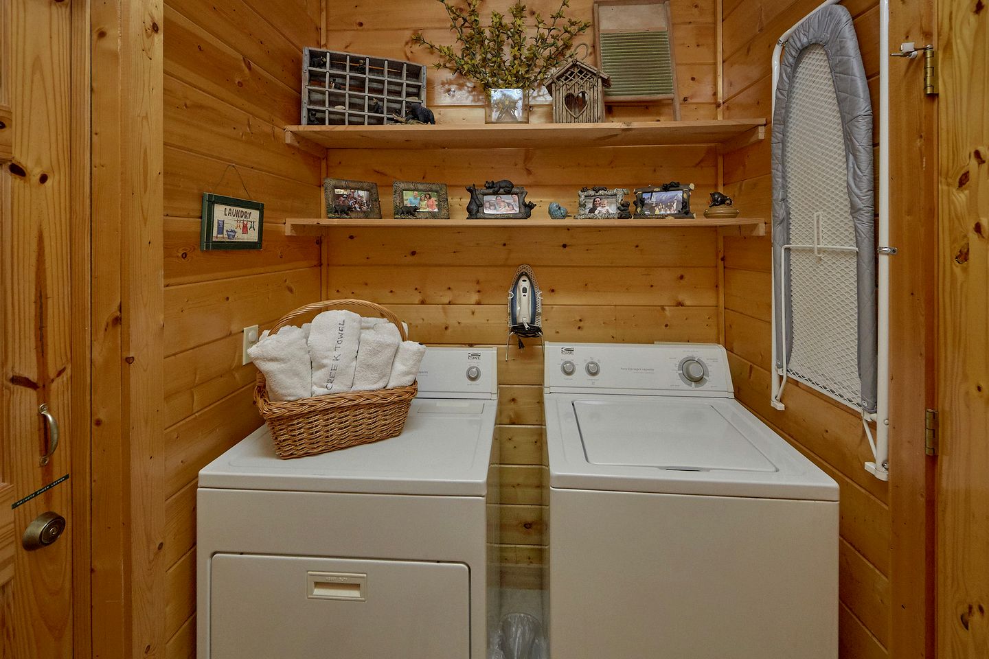 Creekside Tennessee Cabin Rental for Great Smoky Mountains Getaways