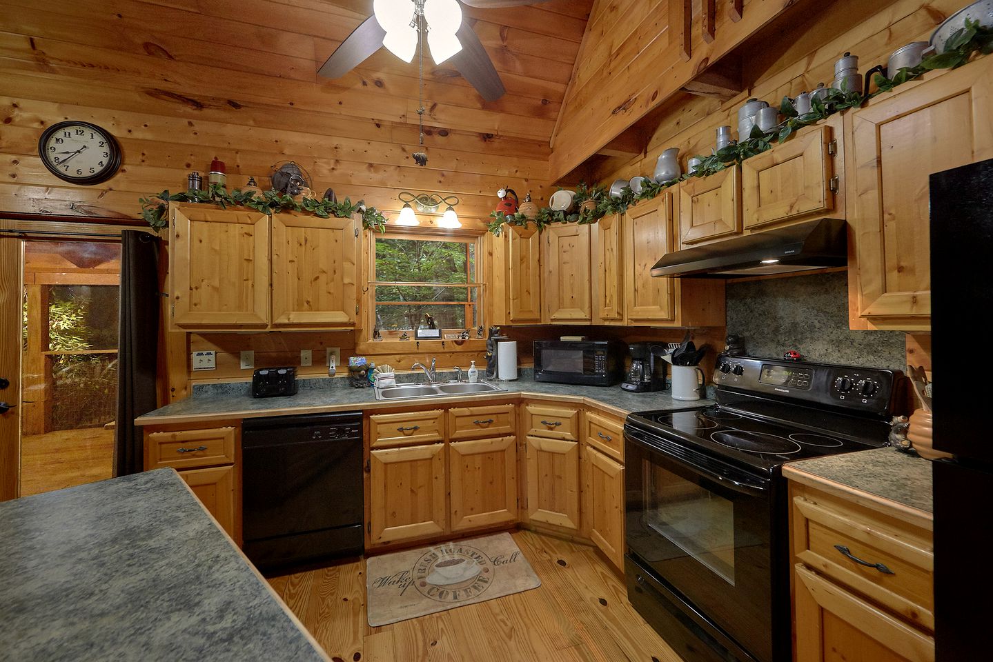 Creekside Tennessee Cabin Rental for Great Smoky Mountains Getaways