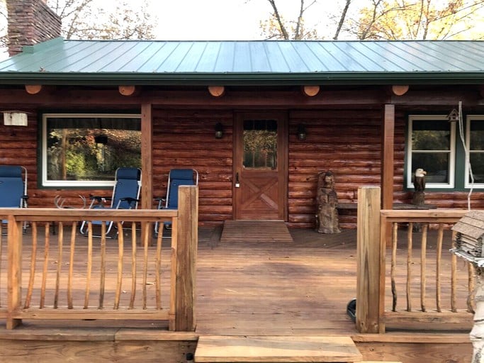 Log Cabins (Decatur, Illinois, United States)