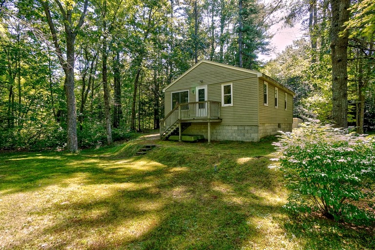 Peaceful Waterfront Cottage on Crooked River near Portland and Sebago Lake, Maine
