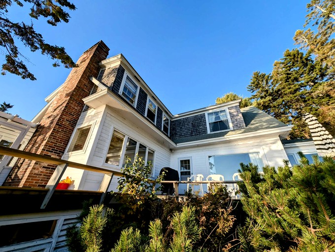 Spacious Waterfront Cottage with Private Beach and Deck, Near Acadia National Park in Hancock Point, Maine