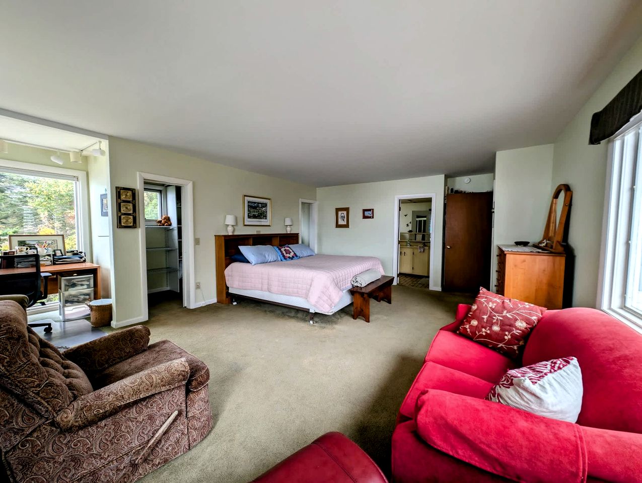 Spacious Waterfront Cottage with Private Beach and Deck, Near Acadia National Park in Hancock Point, Maine