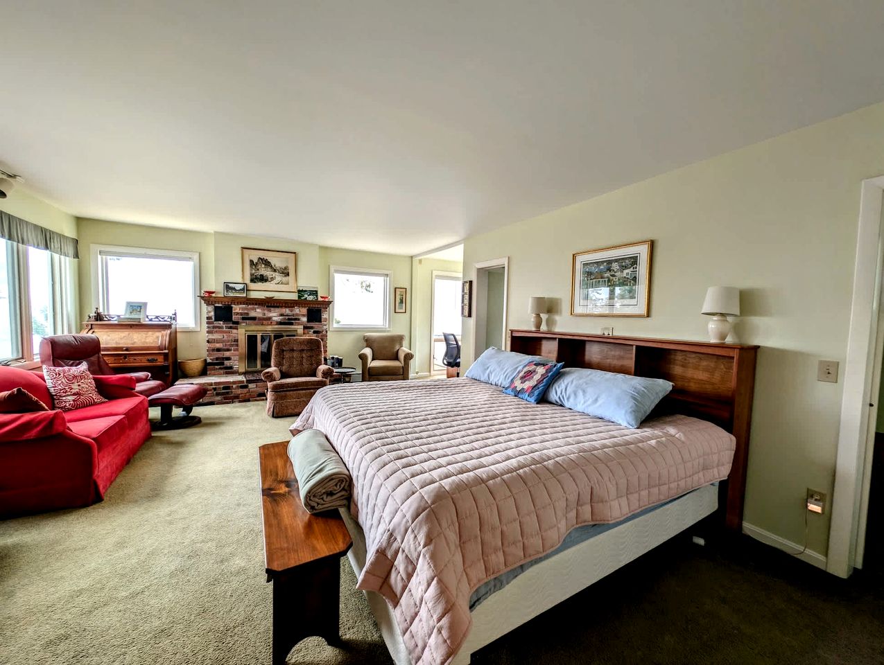 Spacious Waterfront Cottage with Private Beach and Deck, Near Acadia National Park in Hancock Point, Maine