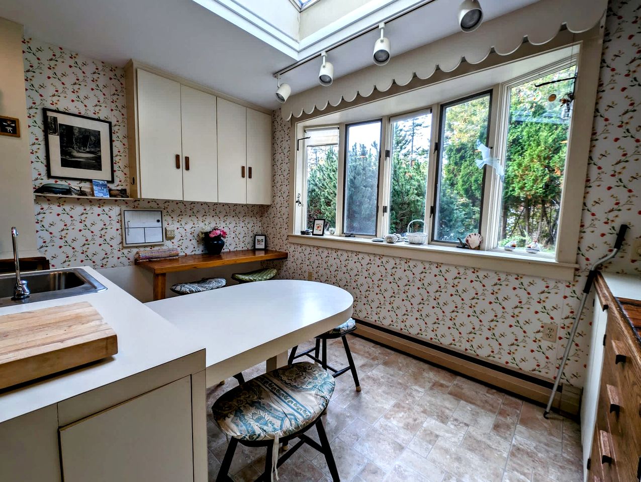 Spacious Waterfront Cottage with Private Beach and Deck, Near Acadia National Park in Hancock Point, Maine