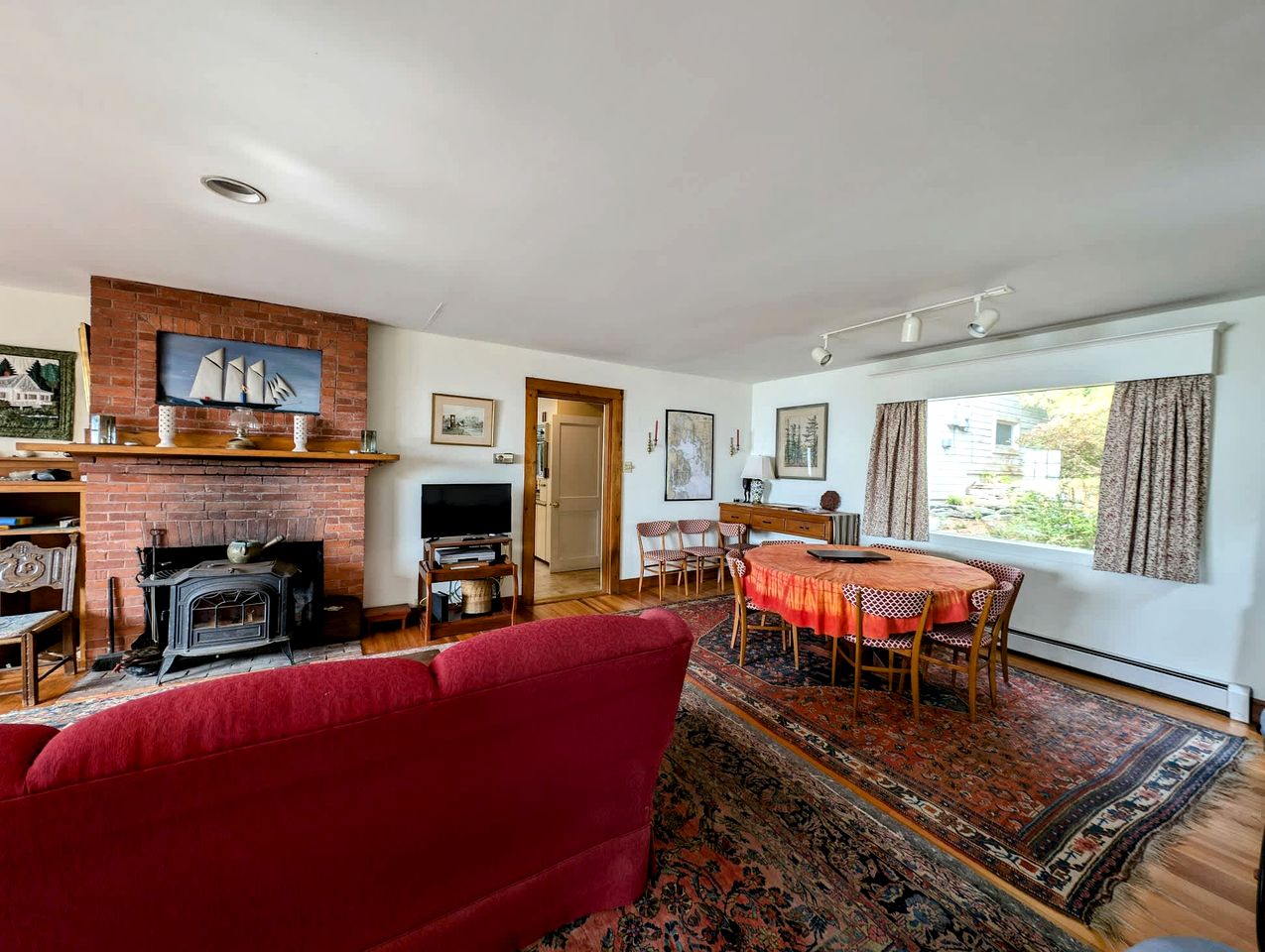 Spacious Waterfront Cottage with Private Beach and Deck, Near Acadia National Park in Hancock Point, Maine