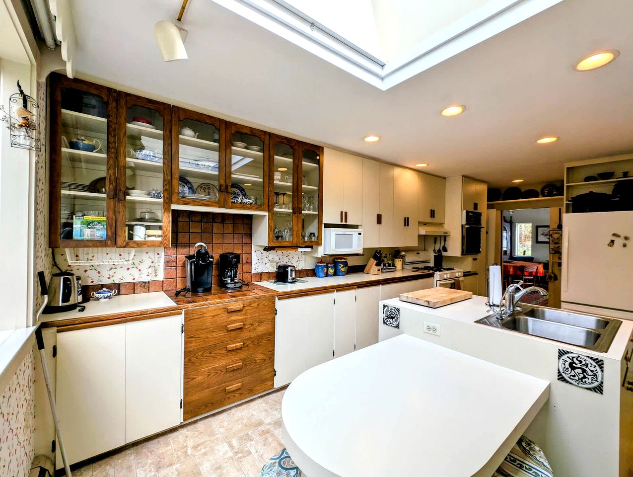 Spacious Waterfront Cottage with Private Beach and Deck, Near Acadia National Park in Hancock Point, Maine
