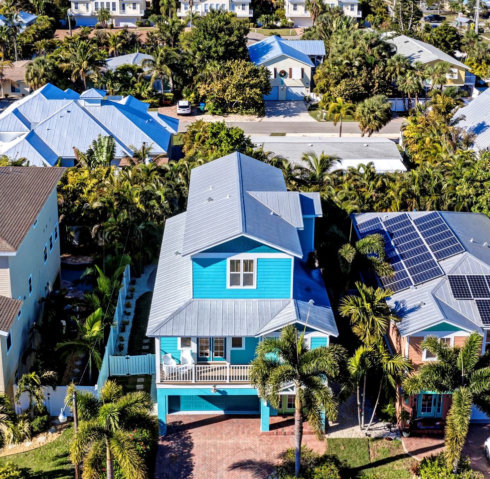 Stunning Beach House with Swimming Pool and Game Room in Holmes Beach, Florida