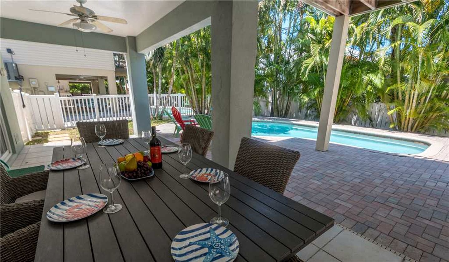 Stunning Beach House with Swimming Pool and Game Room in Holmes Beach, Florida