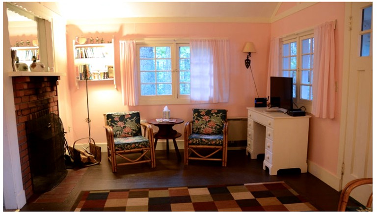 Cabins (Gilmanton, New Hampshire, United States)