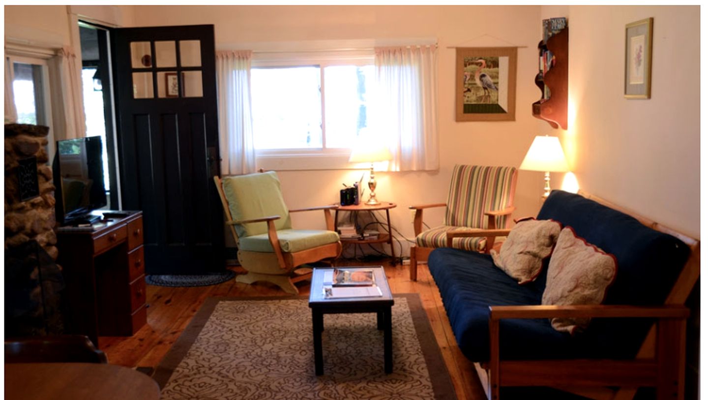 Cozy Cabin Just Steps from Crystal Lake in Gilmanton, New Hampshire