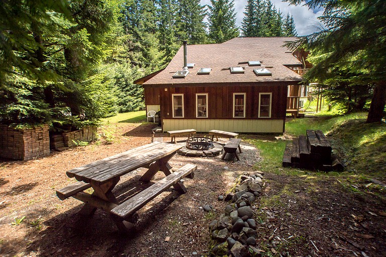 Cabins (Greenwater, Washington, United States)