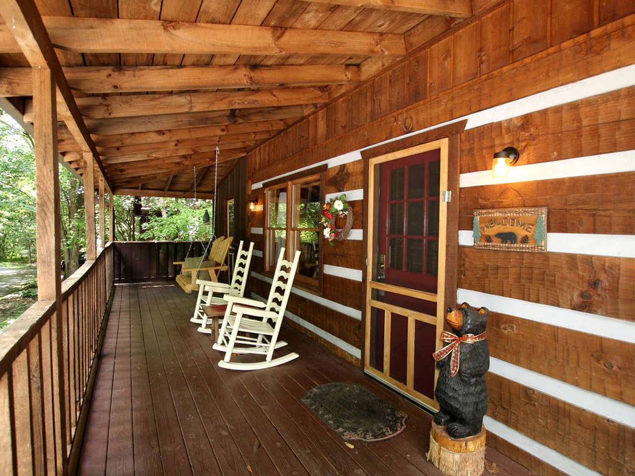 Gorgeous Tennessee Cabin with a Hot Tub and Theater Room