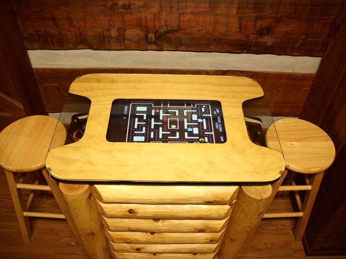 -- (United States of America, Sevierville, Tennessee)