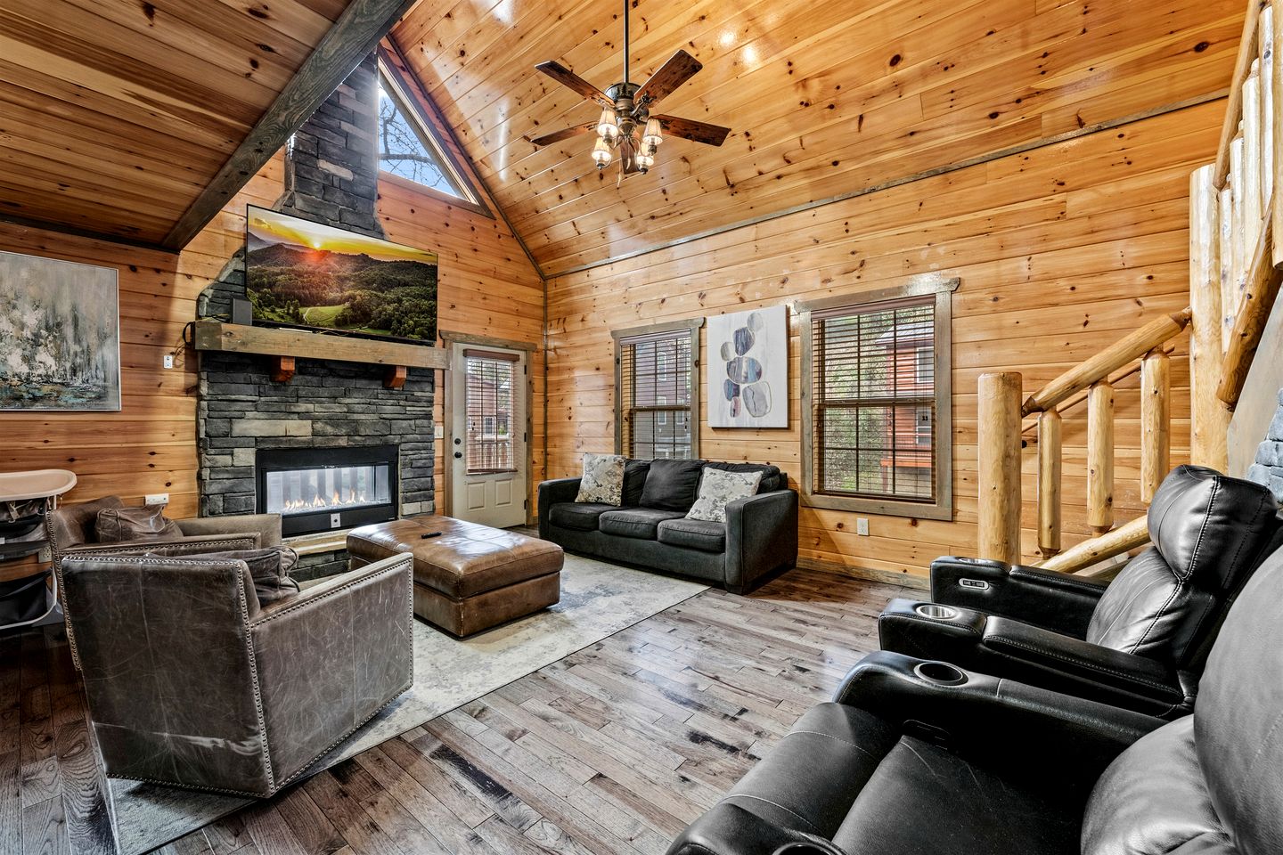 Luxurious Smoky Mountain Cabin with Indoor Pool & Hot Tub Near Dollywood in Pigeon Forge, TN