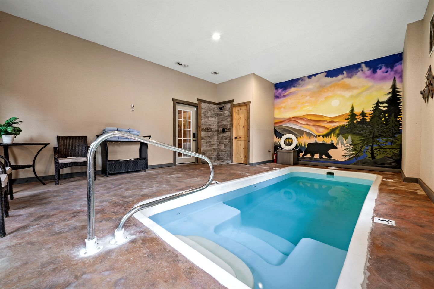 Luxurious Smoky Mountain Cabin with Indoor Pool & Hot Tub Near Dollywood in Pigeon Forge, TN