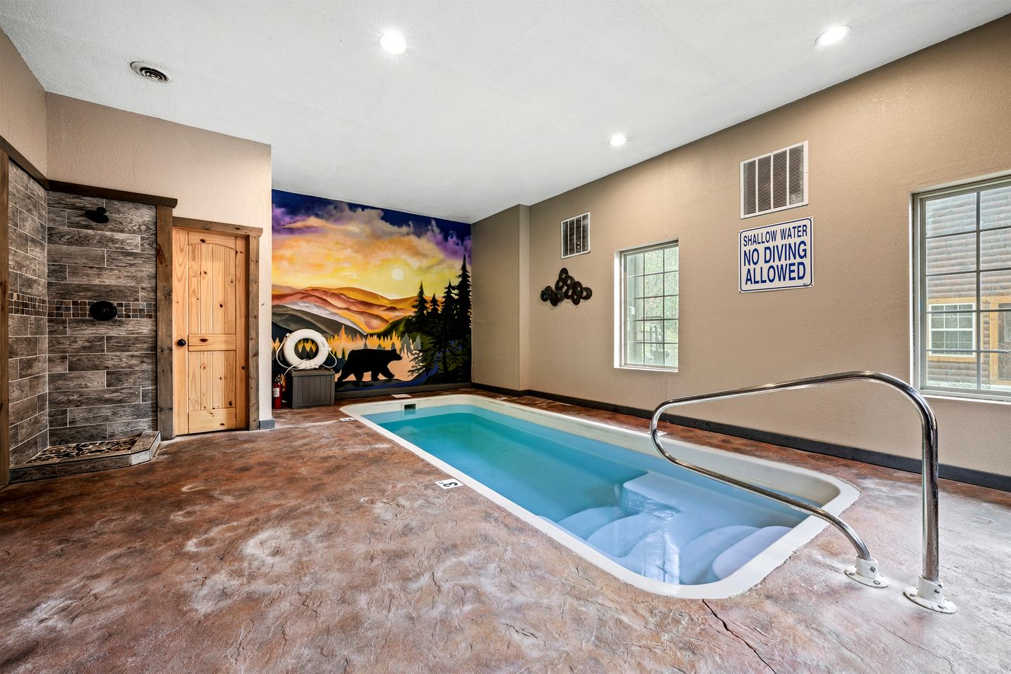 Luxurious Smoky Mountain Cabin with Indoor Pool & Hot Tub Near Dollywood in Pigeon Forge, TN