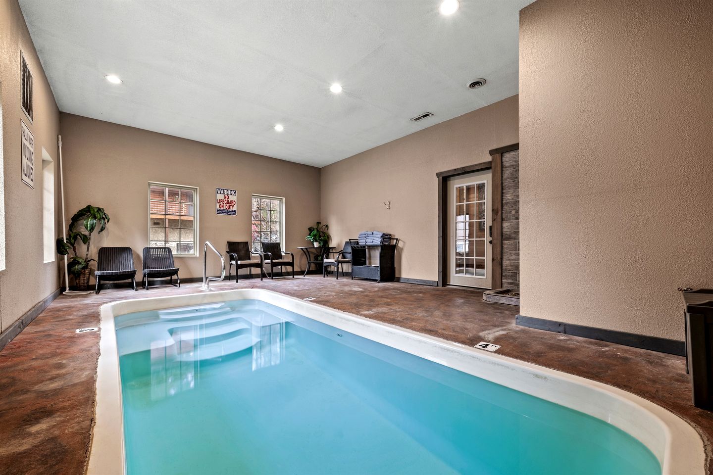 Luxurious Smoky Mountain Cabin with Indoor Pool & Hot Tub Near Dollywood in Pigeon Forge, TN