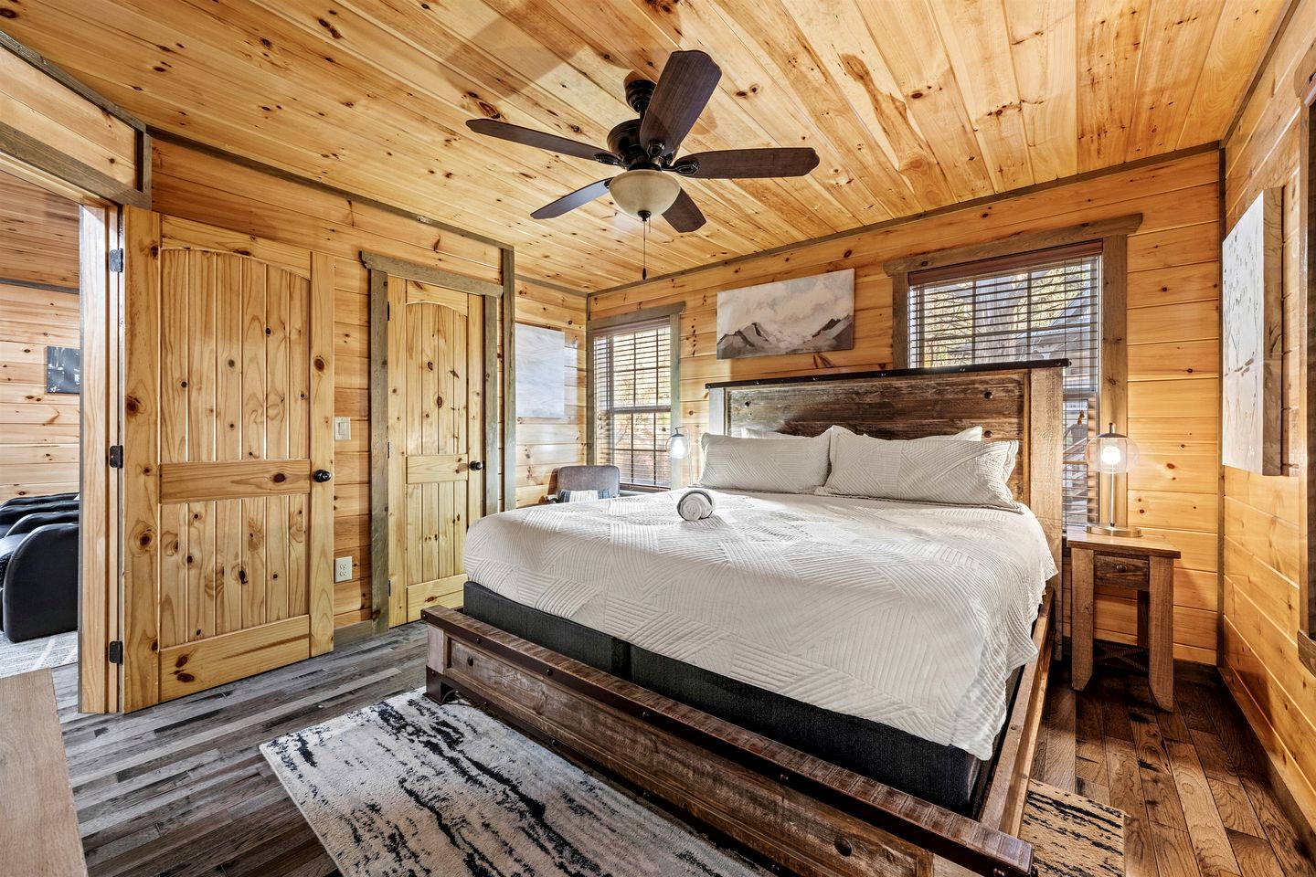 Luxurious Smoky Mountain Cabin with Indoor Pool & Hot Tub Near Dollywood in Pigeon Forge, TN