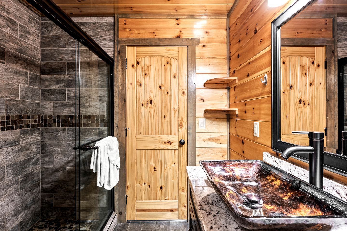 Luxurious Smoky Mountain Cabin with Indoor Pool & Hot Tub Near Dollywood in Pigeon Forge, TN