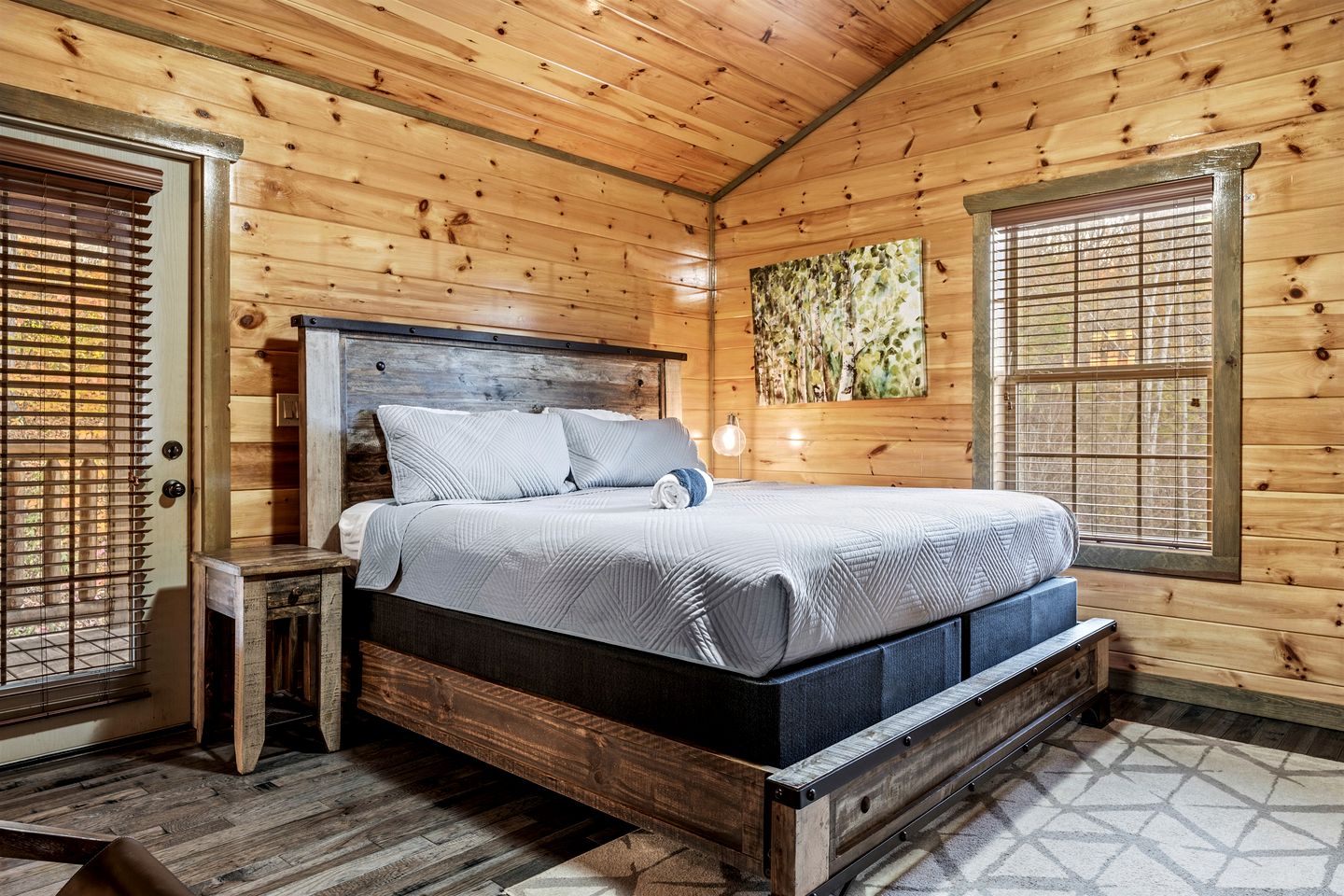 Luxurious Smoky Mountain Cabin with Indoor Pool & Hot Tub Near Dollywood in Pigeon Forge, TN