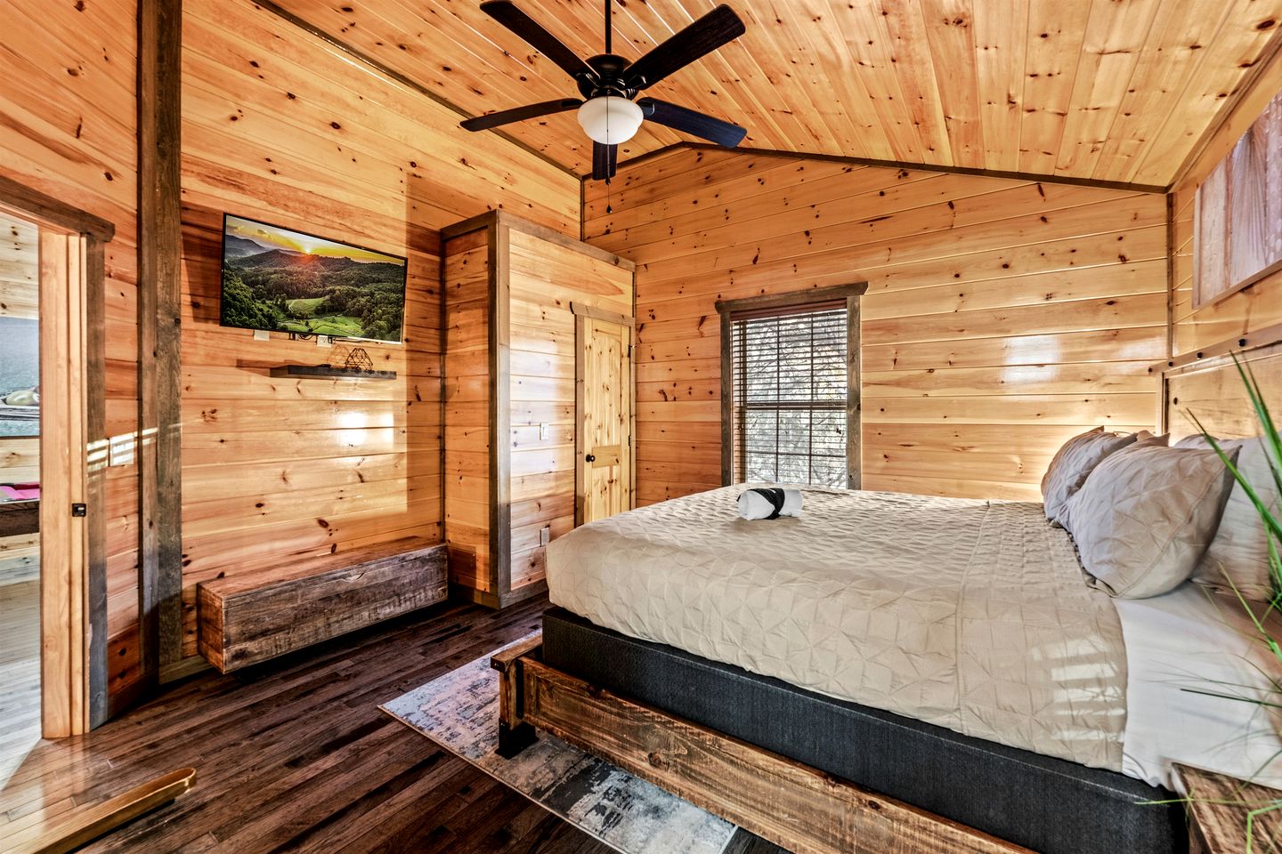 Luxurious Smoky Mountain Cabin with Indoor Pool & Hot Tub Near Dollywood in Pigeon Forge, TN