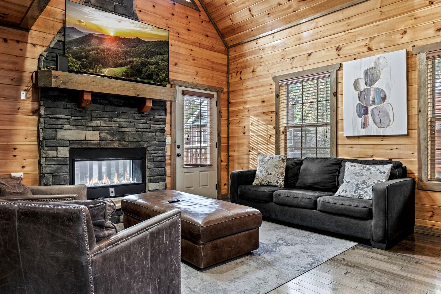 Luxurious Smoky Mountain Cabin with Indoor Pool & Hot Tub Near Dollywood in Pigeon Forge, TN