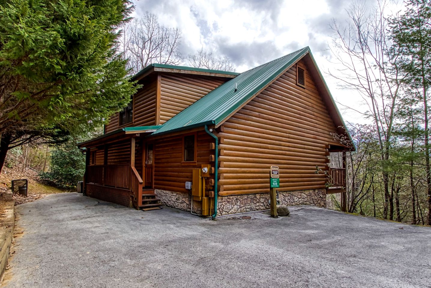 Unwind in Style in this Gatlinburg Luxury Rental for Unforgettable Tennessee Glamping