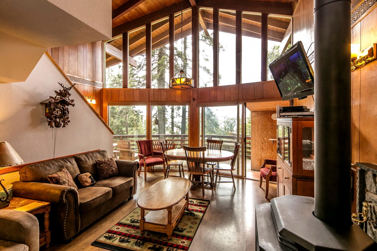 Embrance Nature in this Outstanding Cabin in El Portal, California