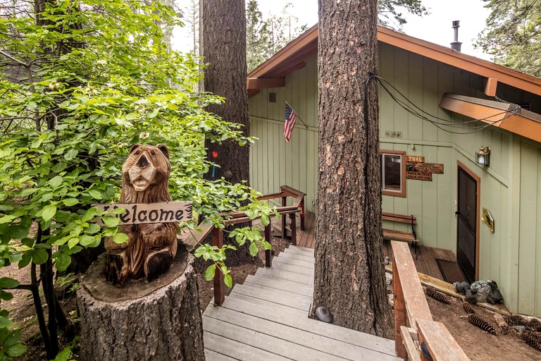 Embrance Nature in this Outstanding Cabin in El Portal, California