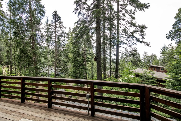 Cabins (United States of America, El Portal, California)