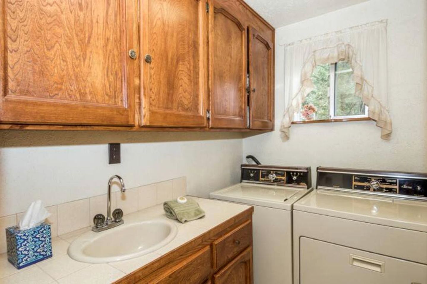 Embrance Nature in this Outstanding Cabin in El Portal, California