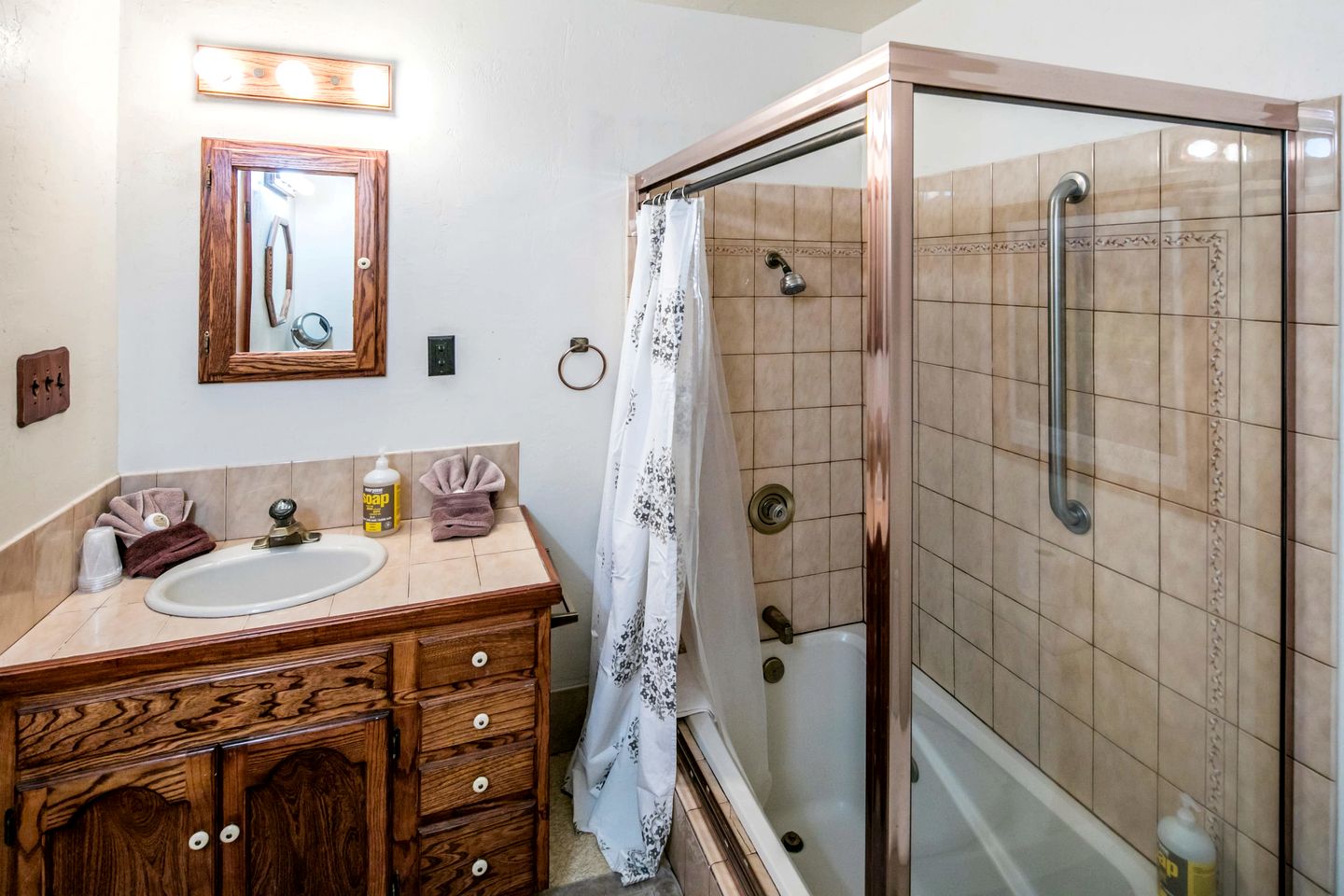 Embrance Nature in this Outstanding Cabin in El Portal, California