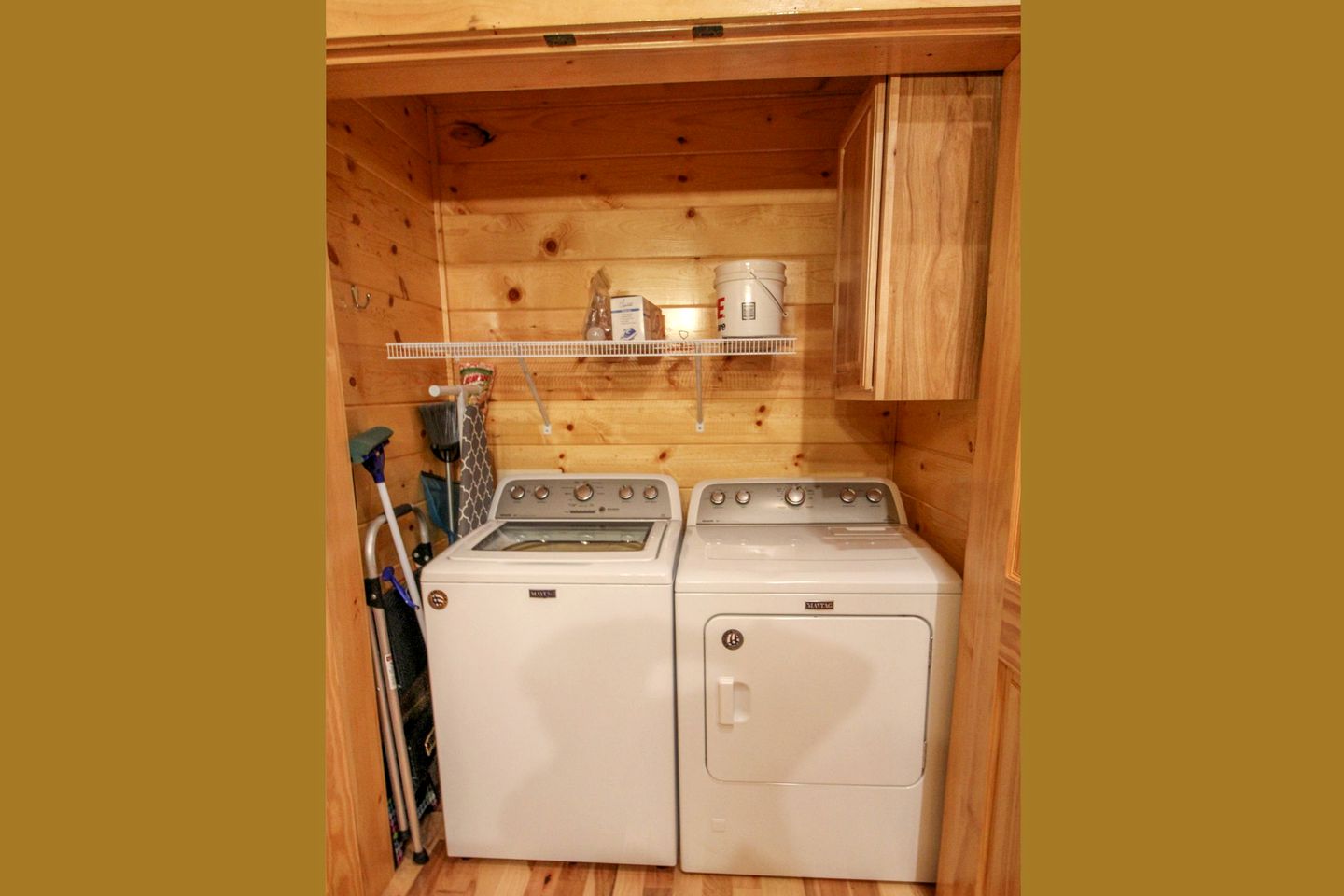 Fantastic Log Cabin with Barbecue and Hot-tub in Gatlinburg, Tennessee