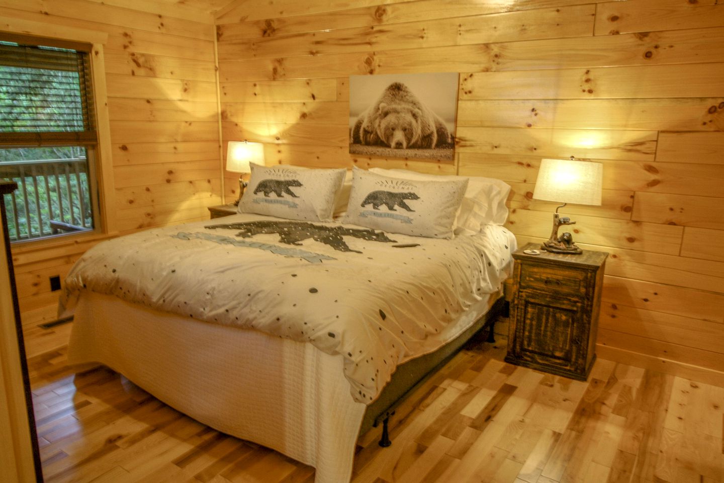 Fantastic Log Cabin with Barbecue and Hot-tub in Gatlinburg, Tennessee