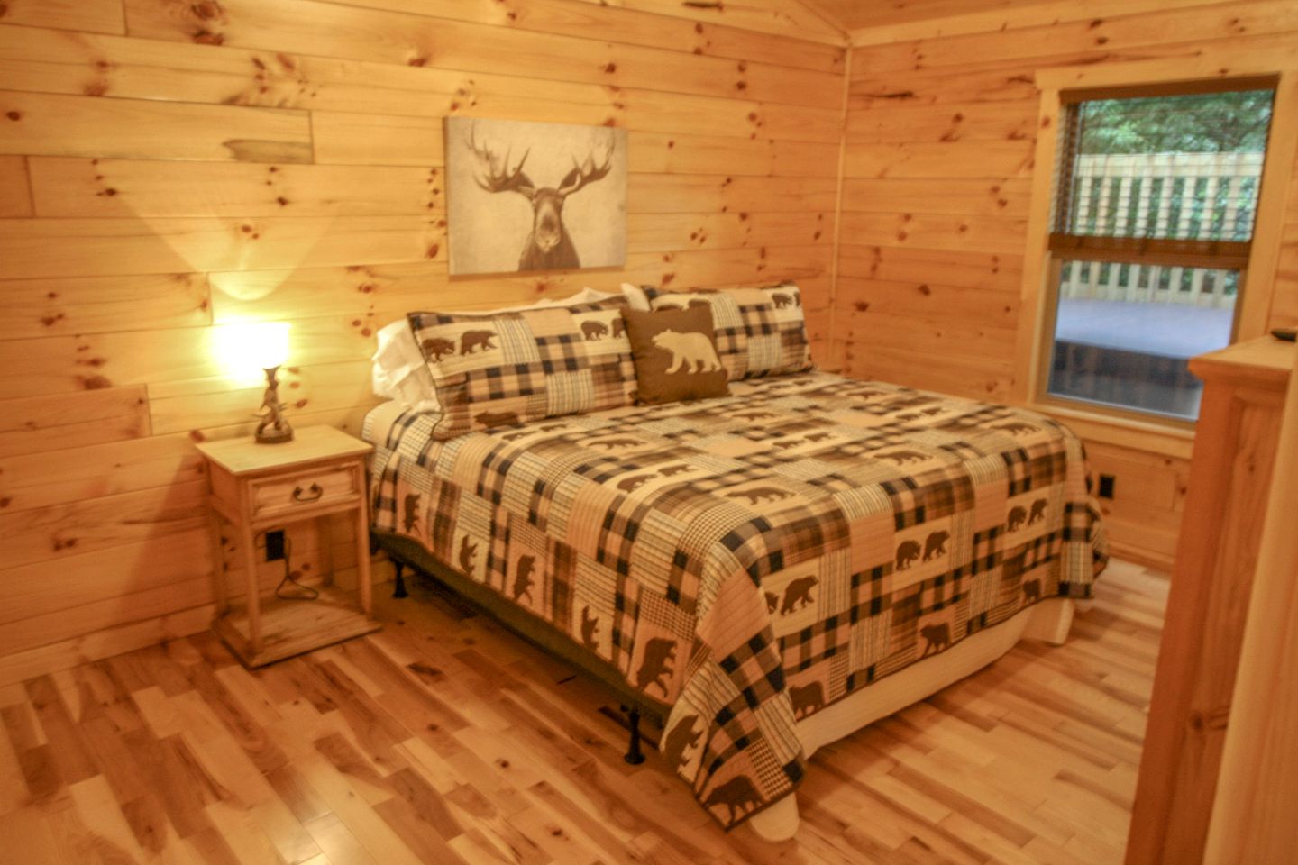 Fantastic Log Cabin with Barbecue and Hot-tub in Gatlinburg, Tennessee