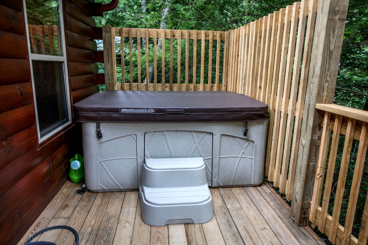 Fantastic Log Cabin with Barbecue and Hot-tub in Gatlinburg, Tennessee