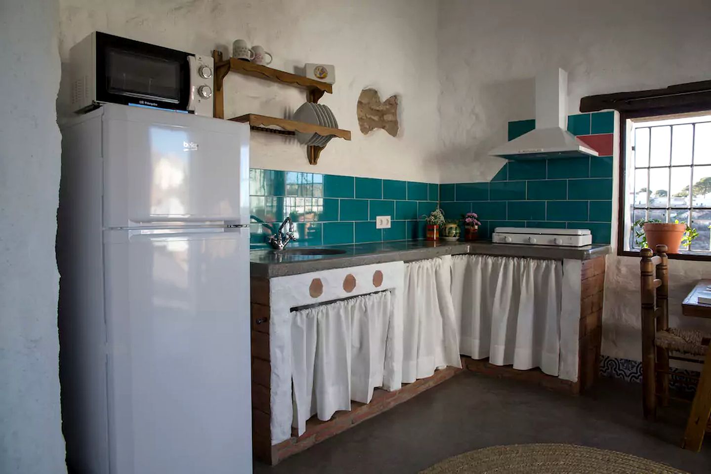 Cozy Cave Rental for a Romantic Getaway near the Sierra Nevada in Andalusia, Spain