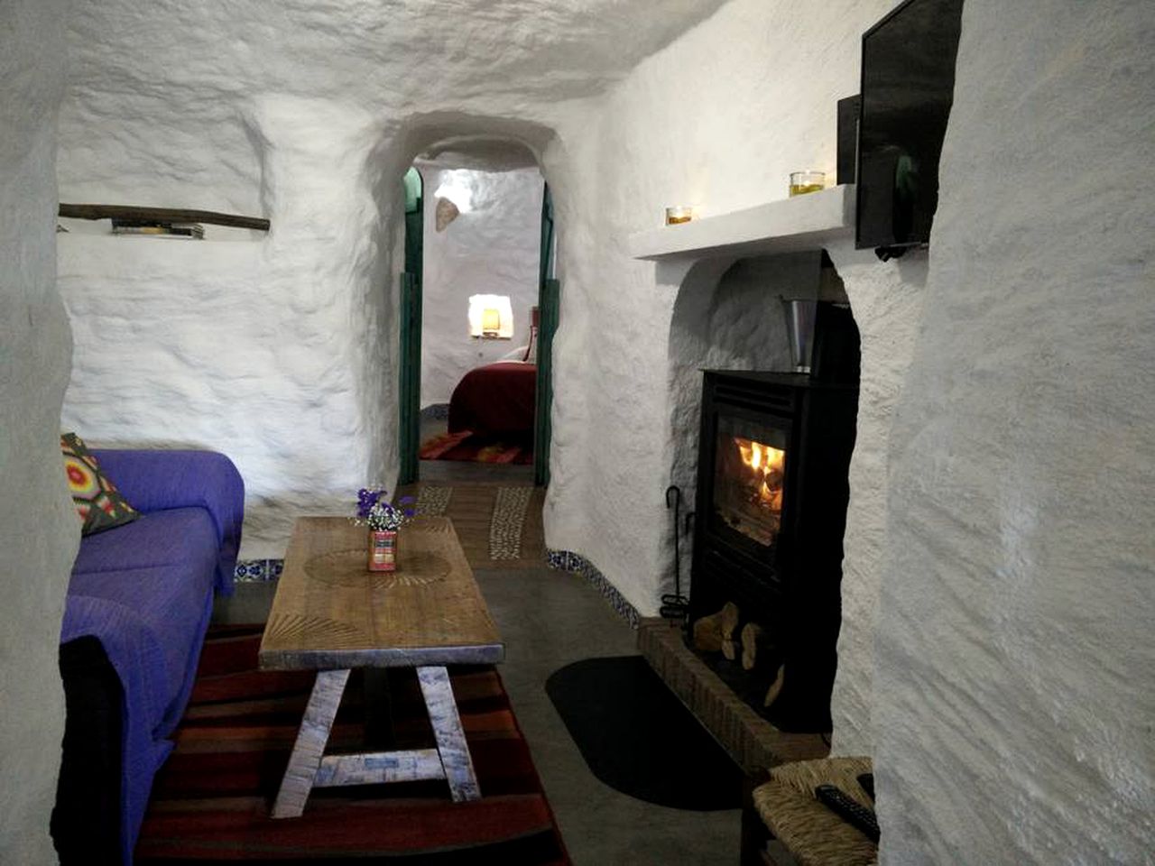 Cozy Cave Rental for a Romantic Getaway near the Sierra Nevada in Andalusia, Spain