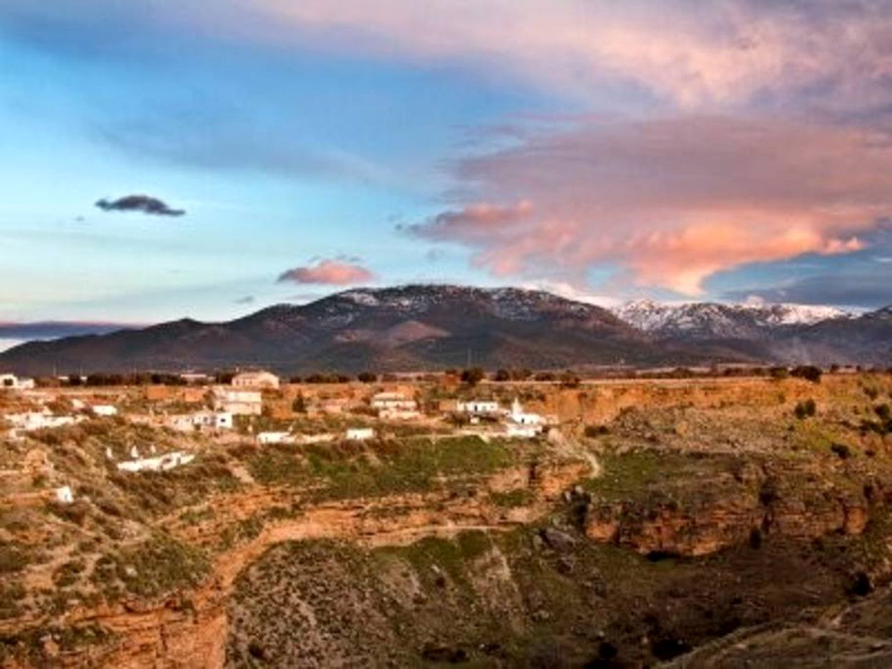 Cozy Cave Rental for a Romantic Getaway near the Sierra Nevada in Andalusia, Spain