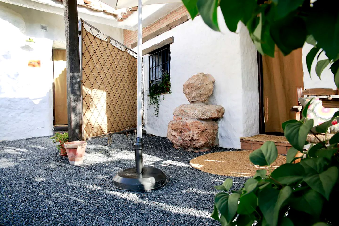 Cozy Cave Rental for a Romantic Getaway near the Sierra Nevada in Andalusia, Spain