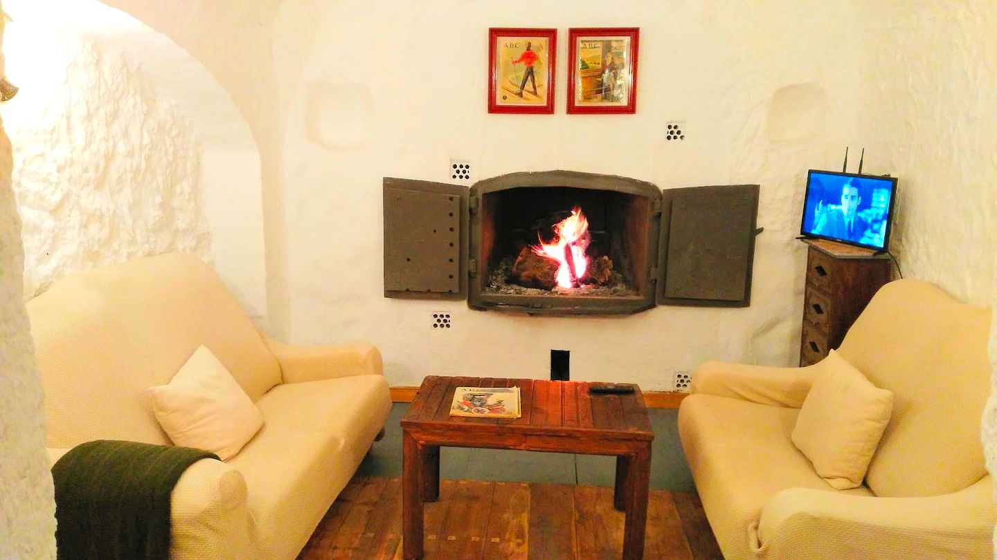 Family-Friendly Cave Suite for a Unique Getaway in Andalusia, Spain