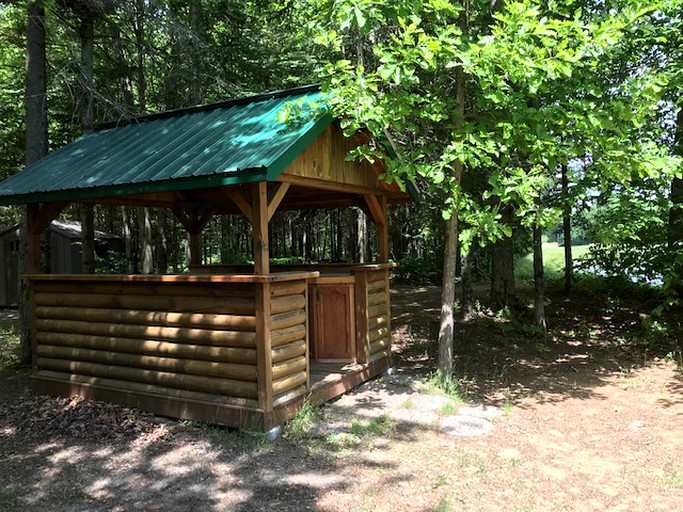 Log Cabins (Clarence Creek, Ontario, Canada)