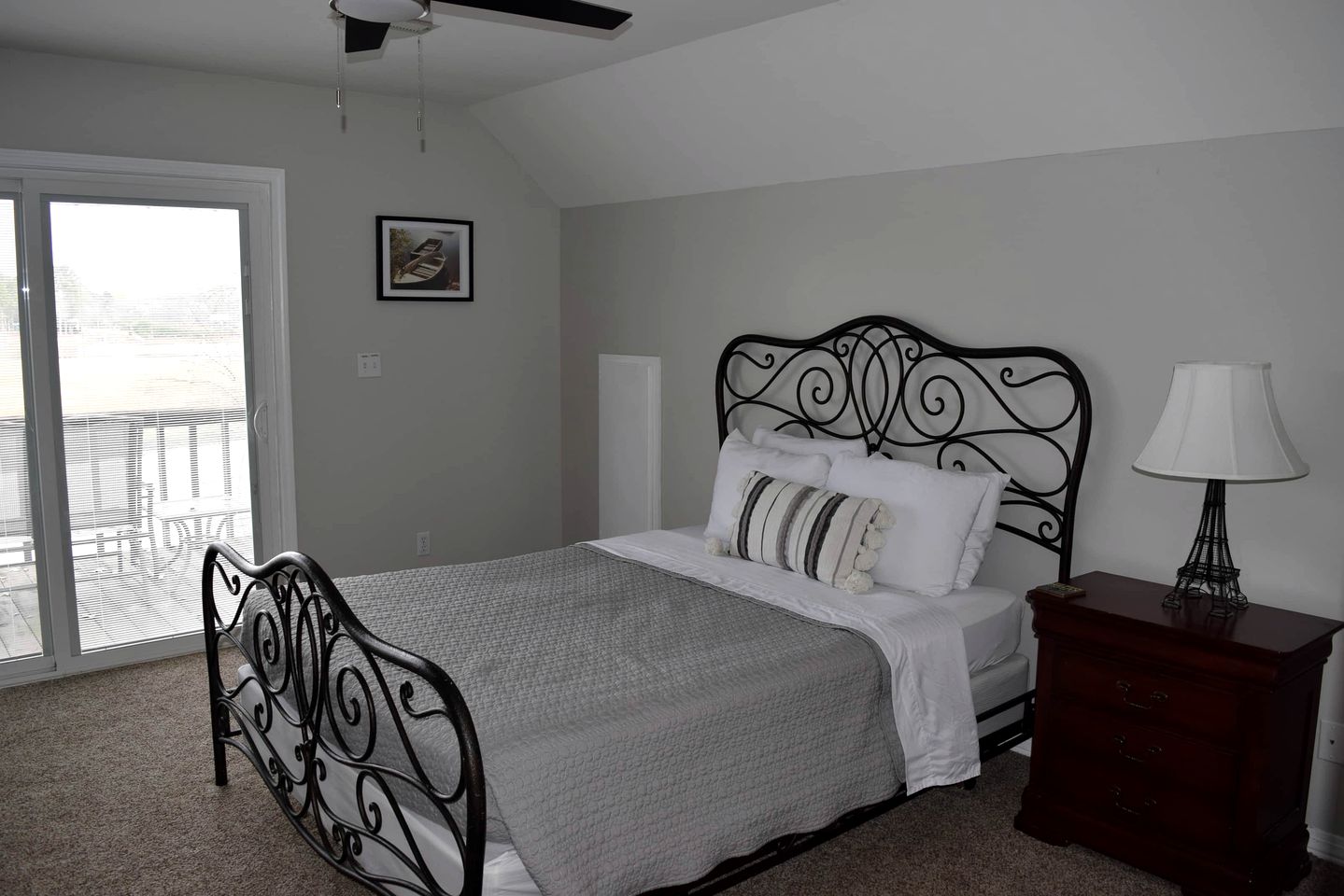 Cullman County Retreat: Pet-Friendly Lake Cabin with Hot Tub and Boat Dock for Big Groups